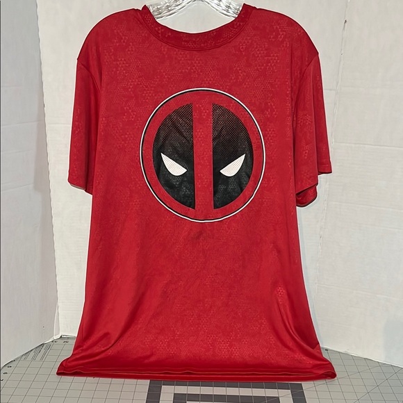 Marvel Deadpool T-Shirt - Picture 1 of 11